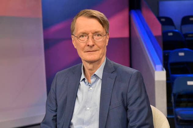 Karl Lauterbach on the ARD talk show *maischberger* at the studio in Berlin-Adlershof, Berlin, August 11, 2026 Foto:xM.xBehrensx xFuturexImagex maischberger1108_6835