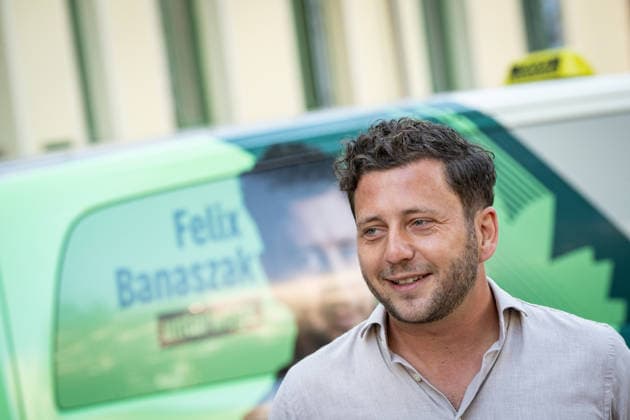 Felix Banaszak, Federal Chair of BÜNDNIS 90 THE GREENS, kicks off his 2026 summer tour under the slogan Taxi Banaszak. Felix Banaszak’s Taxi Banaszak summer tour begins in Berlin, Berlin, Berlin, Germany, at the party headquarters.