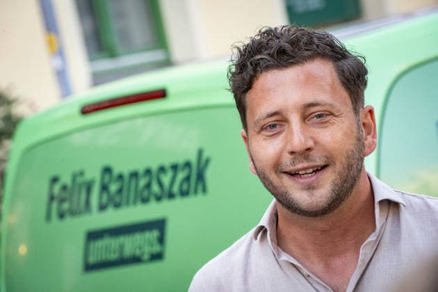 Felix Banaszak, Federal Chair of BÜNDNIS 90 THE GREENS, kicks off his 2026 summer tour under the slogan Taxi Banaszak. Felix Banaszak’s Taxi Banaszak summer tour begins in Berlin, Berlin, Berlin, Germany, at the party headquarters.