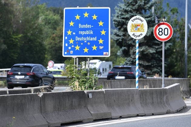 Border checks at the German-Austrian border on August 11, 2026, at the Walserberg border crossing; border checks conducted by the Bavarian Riot Police and the Federal Police on August 11, 2026, at the German-Austrian border at the Walserberg border crossing xRx