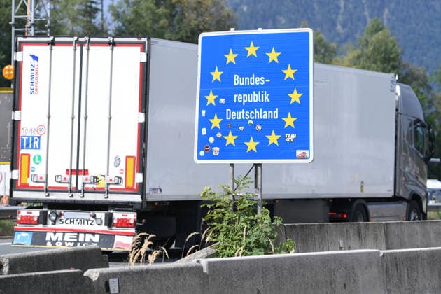 Border checks at the German-Austrian border on August 11, 2026, at the Walserberg border crossing; border checks conducted by the Bavarian Riot Police and the Federal Police on August 11, 2026, at the German-Austrian border at the Walserberg border crossing xRx