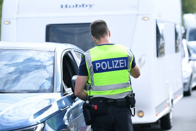 Border checks at the German-Austrian border on August 11, 2026, at the Walserberg border crossing; border checks conducted by the Bavarian Riot Police and the Federal Police on August 11, 2026, at the German-Austrian border at the Walserberg border crossing xRx