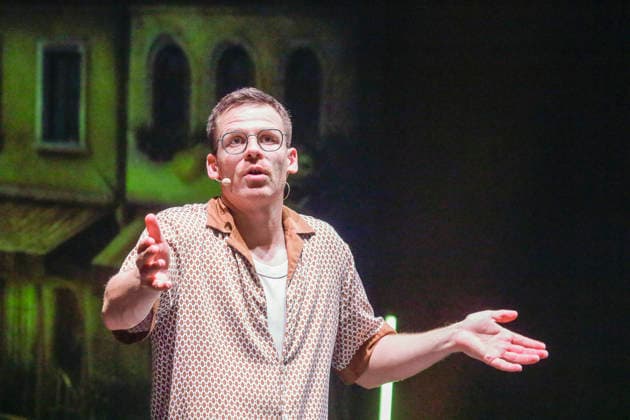 AUT AUSTRIA, August 11, 2026 CULTURE PROFILE OF BAVARIAN CABARET ARTIST MARTIN FRANK WITH HIS NEW SHOW GREETINGS FROM ALLEGRO SUED AT THE PASSIONSSPIELHAUS IN ERL