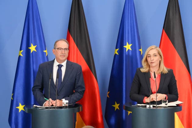 Press Conference with Federal Minister Warken and Interior Minister Dobrindt on the Reform of Intelligence Service Legislation Federal Interior Minister Alexander Dobrindt alongside Federal Minister Nina Warken at the press conference following the Federal Cabinet meeting on the reform of intelligence service legislation at the Federal Chancellery, Berlin, August 12,