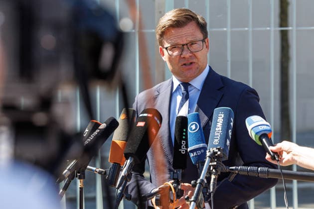 Statement by Carsten Schneider (SPD), Minister for the Environment, Climate Action, Nature Conservation, and Nuclear Safety, in front of the Federal Chancellery in Berlin on August 12, 2026, Berlin, Germany, Federal Chancellery