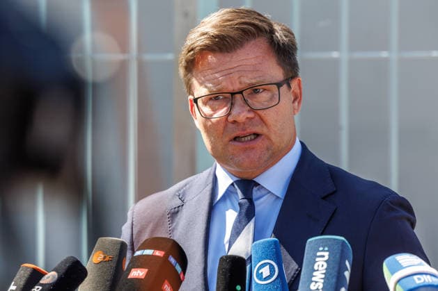 Statement by Carsten Schneider (SPD), Minister for the Environment, Climate Action, Nature Conservation, and Nuclear Safety, in front of the Federal Chancellery in Berlin on August 12, 2026, Berlin, Germany, Federal Chancellery