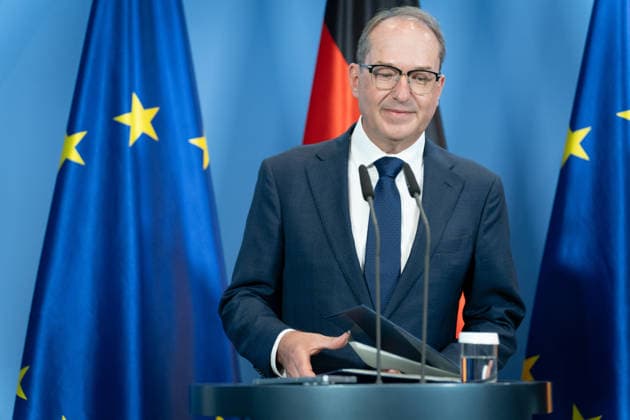 Alexander Dobrindt, on the reform of intelligence service legislation; Berlin, Federal Chancellery, press conference, Federal Minister of the Interior, Alexander Dobrindt; Berlin, Berlin, GER