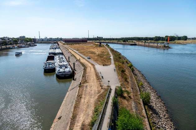 Ruhrort Water Level: Forecast 1.33 m; the previous all-time low is 1.53 m. August 12, 2026, Duisburg ** FOR EDITORIAL USE ONLY ** EDITORIAL USE ONLY ** p Ruhrort Water Level: Forecast at 1.33 m; the previous all-time low is 1.53. August 12, 2026, Duisburg, Germany, North Rhine-Westphalia (NRW), Duisburg. Copyright DanielxAttia Copyright: DanielxAttia doc874jxncj8kxov5gve89 ,EDITORIAL USE ONLY Copyright: DanielxAttia