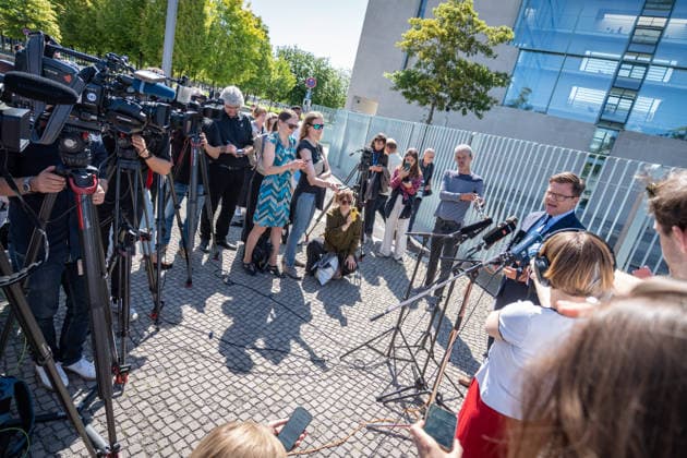 Federal Environment Minister Carsten Schneider makes a statement to the press following a cabinet meeting at the Federal Chancellery regarding the current heat wave in the summer of 2026. Statement by Federal Environment Minister Carsten Schneider in front of the Federal Chancellery, Berlin, Berlin, Germany, Federal Chancellery