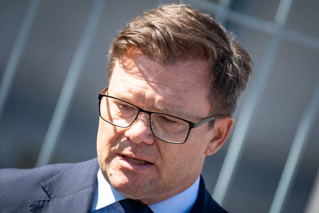 Federal Environment Minister Carsten Schneider makes a statement to the press following a cabinet meeting at the Federal Chancellery regarding the current heat wave in the summer of 2026. Statement by Federal Environment Minister Carsten Schneider in front of the Federal Chancellery, Berlin, Berlin, Germany, Federal Chancellery