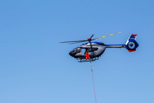 Plauen Police Helicopters Assist in Firefighting Efforts During a Wildfire in Plauen Plauen, Meßbach, Messbach, Vogtland, Saxony, wildfire, vegetation fire, fire department, Copyright: xEHLxMediax 20260812_plauen-waldbrand-hubschrauber_15
