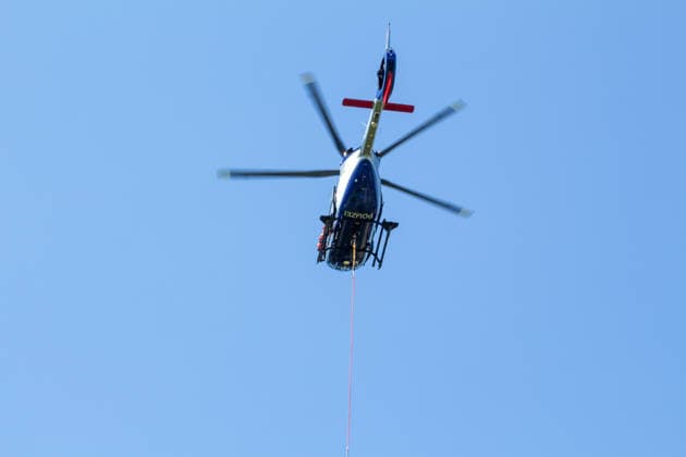 Plauen Police Helicopters Assist in Firefighting Efforts During a Wildfire in Plauen Plauen, Meßbach, Messbach, Vogtland, Saxony, wildfire, vegetation fire, fire department, Copyright: xEHLxMediax 20260812_plauen-waldbrand-hubschrauber_2