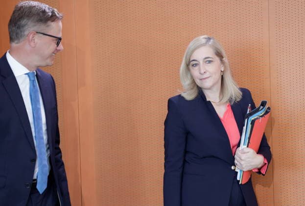 Dr. Carsten Linnemann, Federal Minister of Health; Nina Warken, Federal Minister for Special Tasks and Head of the Federal Chancellery; Germany, Berlin, Federal Chancellery; At its 55th meeting on August 12, 2026, the Federal Cabinet will address, among other things, the draft bill to introduce an early retirement pension