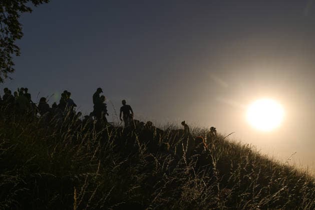 Hundreds Gather At Krakow s Historic Krakus Mound To Watch Solar Eclipse KRAKOW, POLAND - AUGUST 12: People gather on top of the Krakus Mound (Kopiec Krakusa) to watch a solar eclipse on August 12, 2026 in Krakow, Poland. Hundreds of residents and tourists ascended the historic prehistoric mound, which offers panoramic views of the city, equipped with protective eyewear and telescopes to witness the rare celestial event. Krakow Poland  Copyright: xArturxWidakx originalFilename: widak-hundreds260812_npGaX.jpg