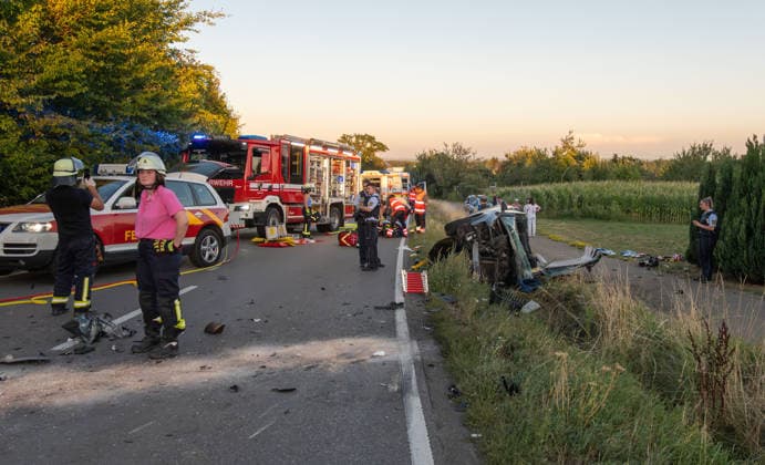 Altshausen: Serious Traffic Accident—Head-On Collision on the L 286 from Althausen toward Ostrach, Upper Swabia; Seriously Injured; Rescue Helicopter on the Scene. Serious Traffic Accident—Head-On Collision on the L 286 from Althausen toward Ostrach, Upper Swabwith seriously injured victims; rescue helicopter deployed; injured victims had to be extricated Copyright: xEibner-Pressefotox EP_EER