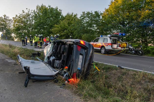 Altshausen: Serious Traffic Accident—Head-On Collision on the L 286 from Althausen toward Ostrach, Upper Swabia; Seriously Injured; Rescue Helicopter on the Scene. Serious Traffic Accident—Head-On Collision on the L 286 from Althausen toward Ostrach, Upper Swabwith seriously injured victims; rescue helicopter deployed; injured victims had to be extricated Copyright: xEibner-Pressefotox EP_EER
