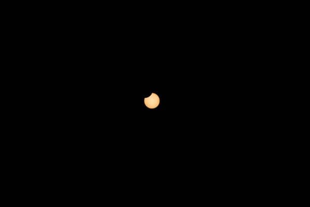 August 12, 2026, New York, New York, USA: New York, NY, August 12, 2026 †Eclipse-USA †A partial solar eclipse is visible from New York City, United States, on the afternoon of Wednesday, August 12, 2026. The phenomenon occurs when the moon passes between the Earth and the sun and partially obscures the solar disk. In New York City, the visibility of the eclipse reached 9%.(Foto: Brazil Photo Press New York USA - ZUMAc233 20260812_zsp_c233_003 Copyright: xVanessaxCarvalhox