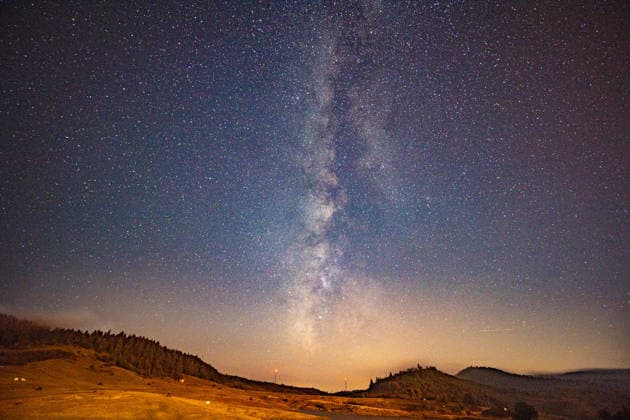 Meteor shower observed in Turkiye s Sakarya SAKARYA, TURKIYE - AUGUST 13: A view of Perseid meteor shower lights up the night sky over Sultanpinari Plateau, Akyazi district of Sakarya, Turkiye, on August 13, 2026. Ibrahim Yozoglu Anadolu Sakarya Turkey. Editorial use only. Please get in touch for any other usage.  Copyright: x2026xAnadoluxIbrahimxYozoglux