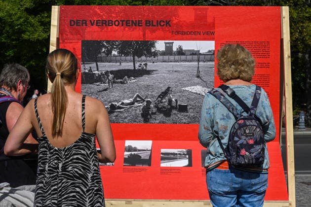 History: German Division, Border, Construction of the Wall, Commemoration, Tourism, Travel, August 13, 2026, Berlin, Brandenburg Gate, 65th Anniversary of the Construction of the Wall, Temporary Memorial Site with Installations and Exhibitions: A 30-meter-long installation, located where the Wall once stood, makes the physical presence of the former border v