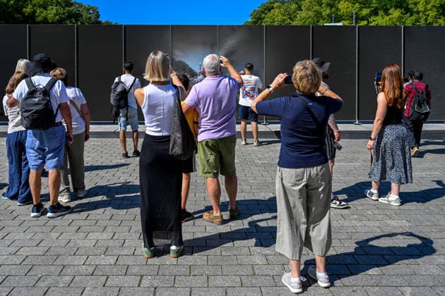 History: German Division, Border, Construction of the Wall, Commemoration, Tourism, Travel, August 13, 2026, Berlin, Brandenburg Gate, 65th Anniversary of the Construction of the Wall, Temporary Memorial Site with Installations and Exhibitions: A 30-meter-long installation, located where the Wall once stood, makes the physical presence of the former border v