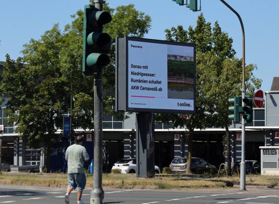 August 13, 2026, Germany, North Rhine-Westphalia, weather, heat, rivers, low water levels, a message on a display stating that the Cernavoda nuclear power plant in Romania was shut down due to low water levels in the Danube, Germany Copyright: xD.xKerlekin SnowfieldxPhotographyx SF130826DonauD