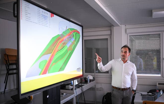 Horb, Freudenstadt District, August 13, 2026—Baden-Württemberg’s Minister of Transportation, Nicole Razavi (CDU), visits the construction site of the Neckar Valley Bridge on Federal Highway 32 spanning the Neckar Valley near Horb. Presentation of BIM Lab by Nicolai Nolle, Viscan, operator of BIM LAB BW