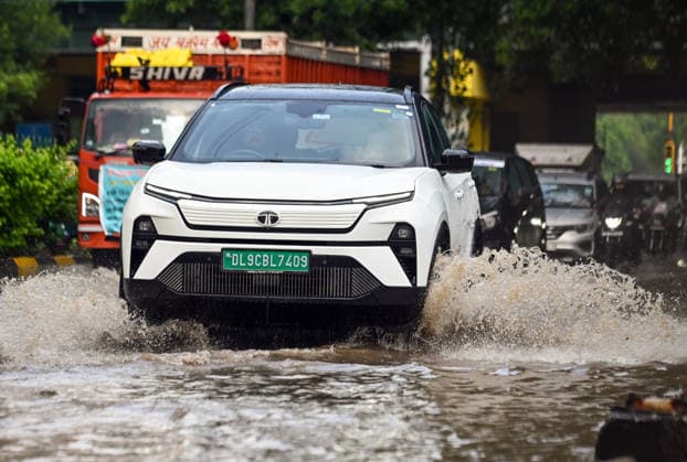 Heavy rain lashes parts of the National Capital New Delhi, Aug 13 (ANI): Commuters wade through a waterlogged road near SIR M. Vishweshwariah Moti Bagh metro station following heavy rainfall, in New Delhi on Thursday. Delhi New Delhi India Copyright: xANIx ANI_20260813257
