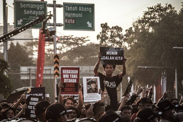 August 13, 2026, Jakarta, Indonesia: JAKARTA, INDONESIA Ã¢â‚¬ AUGUST 13, 2026: Human rights activists affiliated with the VictimsÃ¢â‚¬â ¢ Solidarity Network for Justice hold the 920th Kamisan Rally in Jakarta. Demonstrators call on the Indonesian government to uphold the 1945 Constitution by strengthening democracy, the rule of law, human rights, transparency, and meaningful public participation. Jakarta Indonesia  - ZUMAq101 20260813_zna_q101_107 Copyright: xMuhammadxRizkyxFebriansyahx