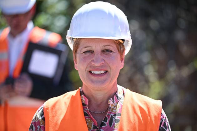 Horb, Freudenstadt District, August 13, 2026—Baden-Württemberg’s Minister of Transportation, Nicole Razavi (CDU), visits the construction site of the Neckar Valley Bridge on Federal Highway 32, which spans the Neckar Valley near Horb.