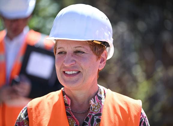 Horb, Freudenstadt District, August 13, 2026—Baden-Württemberg’s Minister of Transportation, Nicole Razavi (CDU), visits the construction site of the Neckar Valley Bridge on Federal Highway 32, which spans the Neckar Valley near Horb.