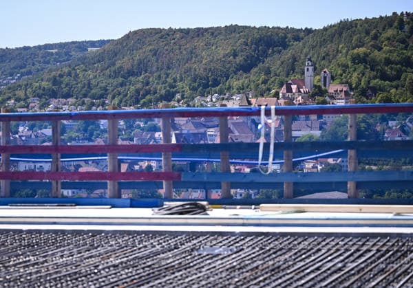 Horb, Freudenstadt District, August 13, 2026—Baden-Württemberg’s Minister of Transportation, Nicole Razavi (CDU), visits the construction site of the Neckar Valley Bridge on Federal Highway 32 spanning the Neckar Valley near Horb. Illustrative image: City view from the bridge construction site.