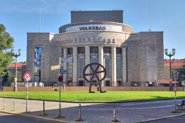 Berlin, Germany, August 14, 2026 Public swimming area in front of the Berlin Volksbühne Copyright: xdtsxNachrichtenagenturx dts_130134