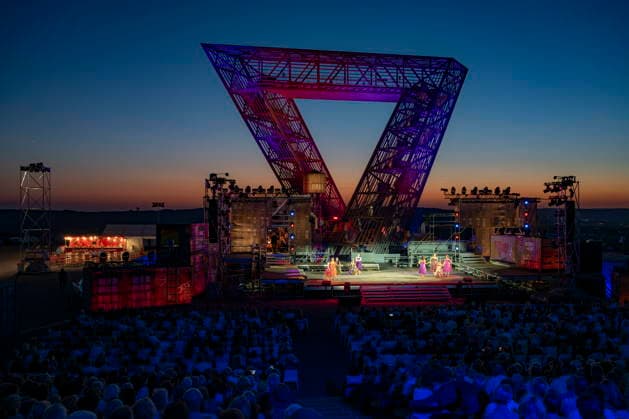 August 13, 2026, Saarland, Ensdorf: *West Side Story* will premiere on Thursday evening at the Saarpolygon as part of this year’s opera festival, with numerous distinguished guests from the worlds of politics, culture, and business in attendance. bub