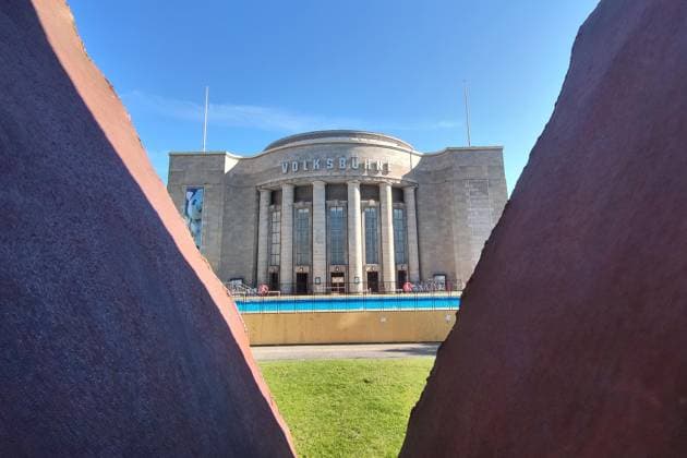 Berlin, Germany, August 14, 2026 Public swimming area in front of the Berlin Volksbühne Copyright: xdtsxNachrichtenagenturx dts_130160