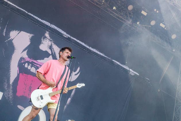 Day One at Highfield 2026, the band Itchy kicks off the festival at Störmthaler See near Leipzig Vocals, guitar, electric bass: Sibbi Sebastian Hafner Vocals, electric bass, guitar: Panzer Daniel Friedl Drums, vocals: Max Max Zimmer Since 2011: Highfield 2026 Itchy