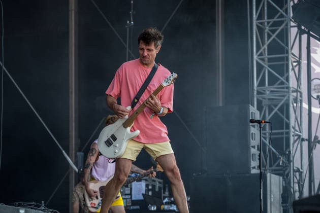 Day One at Highfield 2026, the band Itchy kicks off the festival at Störmthaler See near Leipzig Vocals, guitar, electric bass: Sibbi Sebastian Hafner Vocals, electric bass, guitar: Panzer Daniel Friedl Drums, vocals: Max Max Zimmer Since 2011: Highfield 2026 Itchy