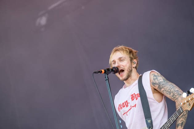 Day One at Highfield 2026, the band Itchy kicks off the festival at Störmthaler See near Leipzig Vocals, guitar, electric bass: Sibbi Sebastian Hafner Vocals, electric bass, guitar: Panzer Daniel Friedl Drums, vocals: Max Max Zimmer Since 2011: Highfield 2026 Itchy