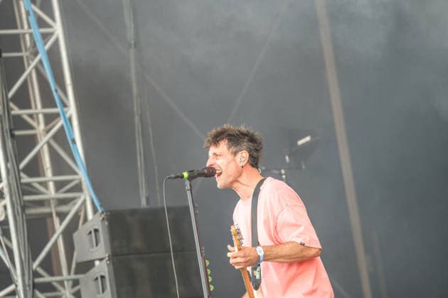 Day One at Highfield 2026, the band Itchy kicks off the festival at Störmthaler See near Leipzig Vocals, guitar, electric bass: Sibbi Sebastian Hafner Vocals, electric bass, guitar: Panzer Daniel Friedl Drums, vocals: Max Max Zimmer Since 2011: Highfield 2026 Itchy