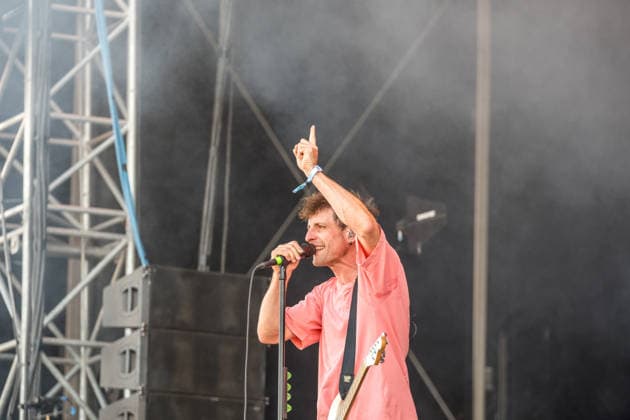 Day One at Highfield 2026, the band Itchy kicks off the festival at Störmthaler See near Leipzig Vocals, guitar, electric bass: Sibbi Sebastian Hafner Vocals, electric bass, guitar: Panzer Daniel Friedl Drums, vocals: Max Max Zimmer Since 2011: Highfield 2026 Itchy