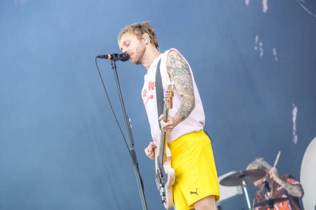 Day One at Highfield 2026, the band Itchy kicks off the festival at Störmthaler See near Leipzig Vocals, guitar, electric bass: Sibbi Sebastian Hafner Vocals, electric bass, guitar: Panzer Daniel Friedl Drums, vocals: Max Max Zimmer Since 2011: Highfield 2026 Itchy