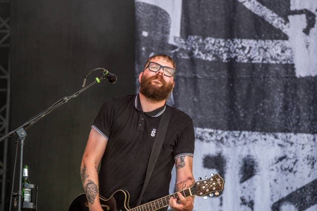 The German punk rock band Sondaschule on the Main Stage at Highfield 2026: Vocals: Costa Cannabis, Tim Kleinrensing; Guitar, Vocals: Chemokeule, Mirko Klautmann; Bass: Matthias Richter (since 2013); Trombone: Chris Altmann (since 2006); Guitar: Phillip FaF Pfaff (since 2022); Highfield 2026, Day 1: Sondaschule