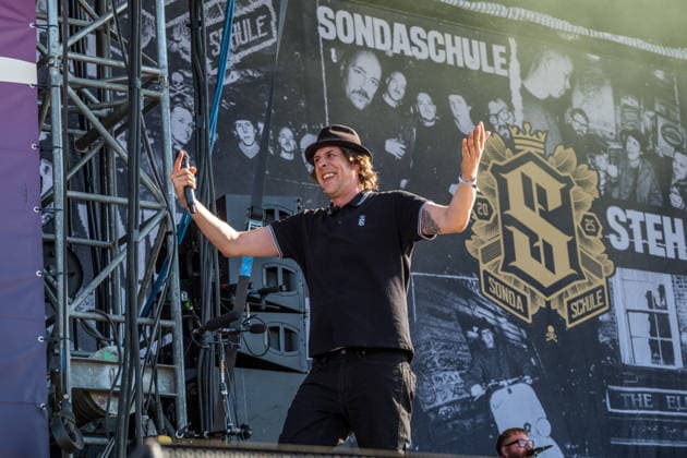 The German punk rock band Sondaschule on the Main Stage at Highfield 2026: Vocals: Costa Cannabis; Tim Kleinrensing: Guitar, Vocals: Chemokeule, Mirko Klautmann; Bass: Matthias Richter (since 2013); Trombone: Chris Altmann (since 2006); Guitar: Phillip FaF Pfaff (since 2022); Highfield 2026, Day 1: Sondaschule