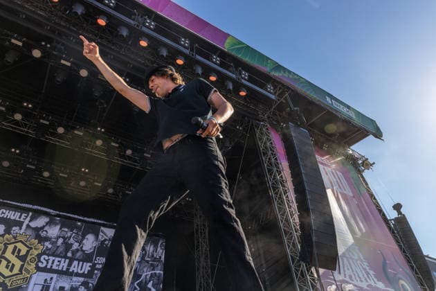 The German punk rock band Sondaschule on the Main Stage at Highfield 2026: Vocals: Costa Cannabis; Tim Kleinrensing: Guitar, Vocals: Chemokeule, Mirko Klautmann; Bass: Matthias Richter (since 2013); Trombone: Chris Altmann (since 2006); Guitar: Phillip FaF Pfaff (since 2022); Highfield 2026; Sondaschule
