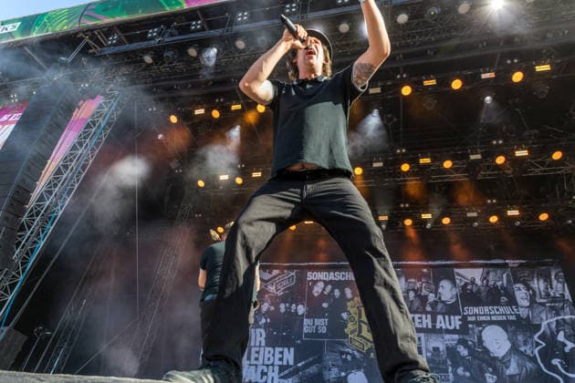 The German punk rock band Sondaschule on the Main Stage at Highfield 2026: Vocals: Costa Cannabis; Tim Kleinrensing: Guitar, Vocals: Chemokeule, Mirko Klautmann; Bass: Matthias Richter (since 2013); Trombone: Chris Altmann (since 2006); Guitar: Phillip FaF Pfaff (since 2022); Highfield 2026; Sondaschule