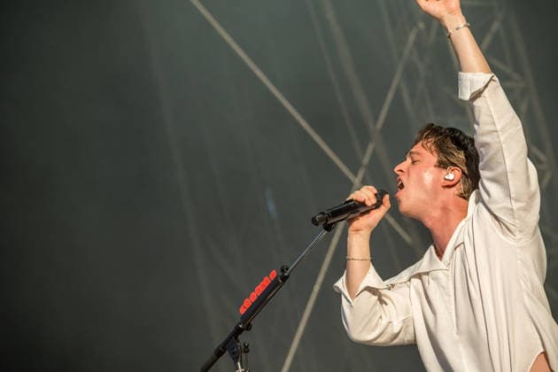 The indie pop band Giant Rooks: Vocals, guitar, percussion: Frederik Rabe; guitar: Finn Schwieters; drums: Finn Thomas; synthesizer, piano: Jonathan Wischniowski; electric bass: Luca Göttner at Highfield 2026. Highfield 2026, Day 1: Giant Rooks