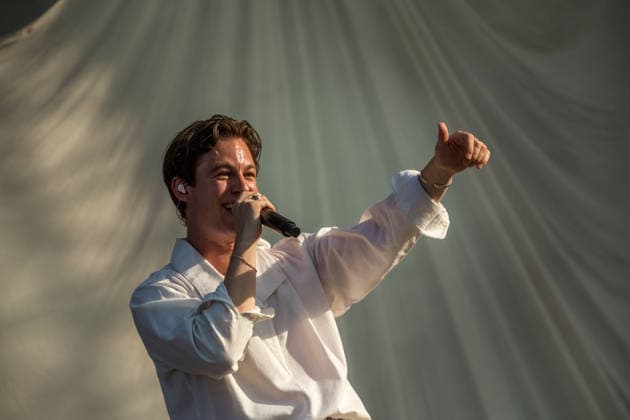 The indie pop band Giant Rooks: Vocals, guitar, percussion: Frederik Rabe; guitar: Finn Schwieters; drums: Finn Thomas; synthesizer, piano: Jonathan Wischniowski; electric bass: Luca Göttner at Highfield 2026. Highfield 2026, Day 1: Giant Rooks