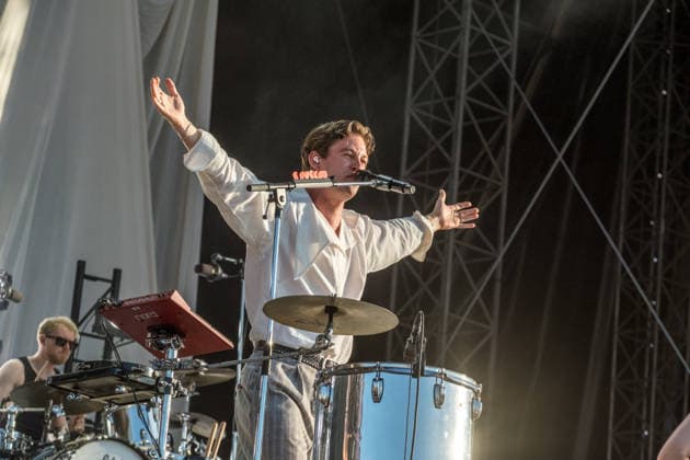 The indie pop band Giant Rooks: Vocals, guitar, percussion: Frederik Rabe; guitar: Finn Schwieters; drums: Finn Thomas; synthesizer, piano: Jonathan Wischniowski; electric bass: Luca Göttner at Highfield 2026. Highfield 2026, Day 1: Giant Rooks