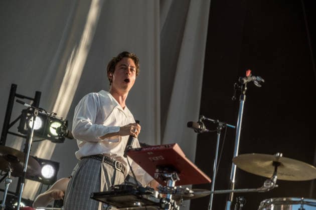The indie pop band Giant Rooks: Vocals, guitar, percussion: Frederik Rabe; guitar: Finn Schwieters; drums: Finn Thomas; synthesizer, piano: Jonathan Wischniowski; electric bass: Luca Göttner at Highfield 2026. Highfield 2026, Day 1: Giant Rooks