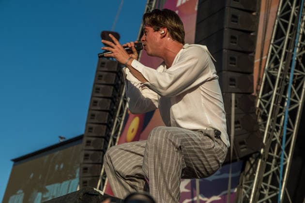 The indie pop band Giant Rooks: Vocals, guitar, percussion: Frederik Rabe; guitar: Finn Schwieters; drums: Finn Thomas; synthesizer, piano: Jonathan Wischniowski; electric bass: Luca Göttner at Highfield 2026. Highfield 2026, Day 1: Giant Rooks