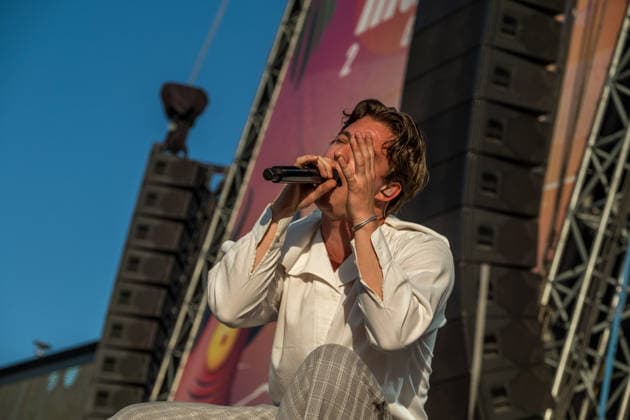 The indie pop band Giant Rooks: Vocals, guitar, percussion: Frederik Rabe; guitar: Finn Schwieters; drums: Finn Thomas; synthesizer, piano: Jonathan Wischniowski; electric bass: Luca Göttner at Highfield 2026. Highfield 2026, Day 1: Giant Rooks